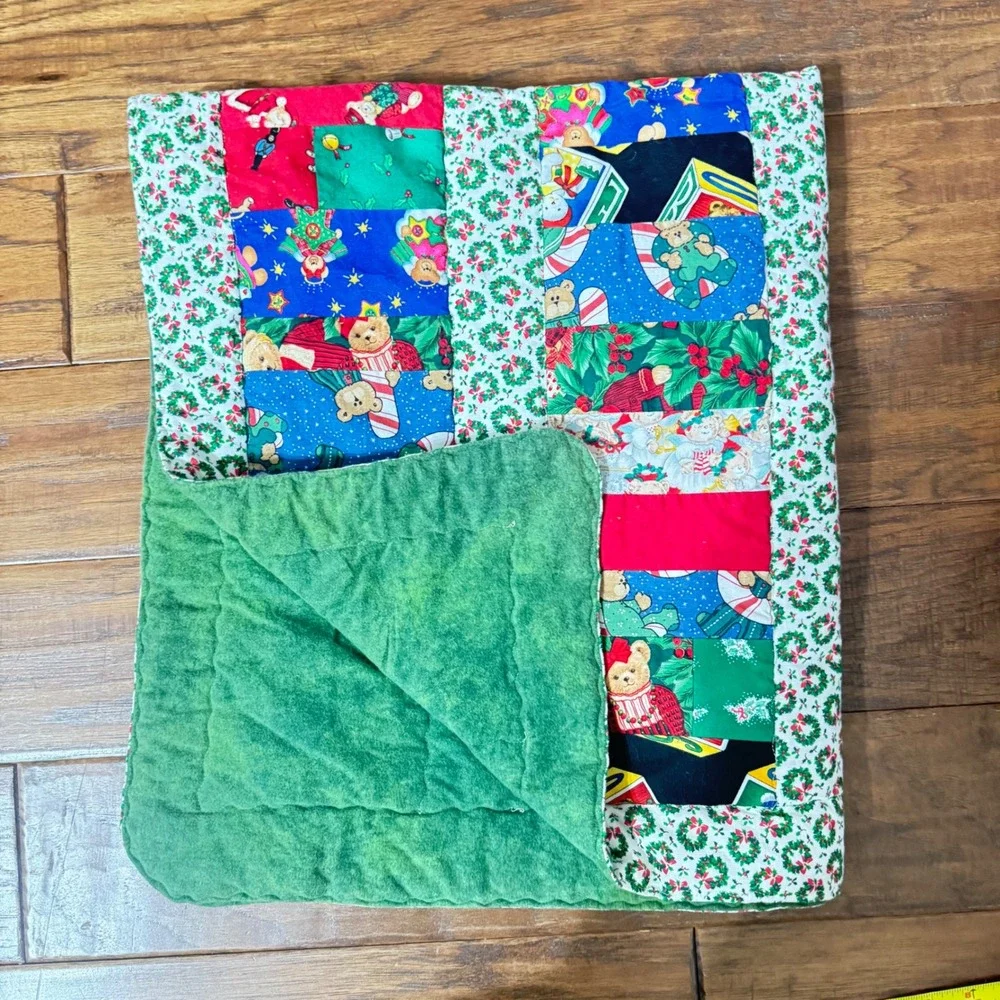 Handmade Christmas Teddy Bear Patchwork Baby Quilt Holiday Lap Blanket 39x34